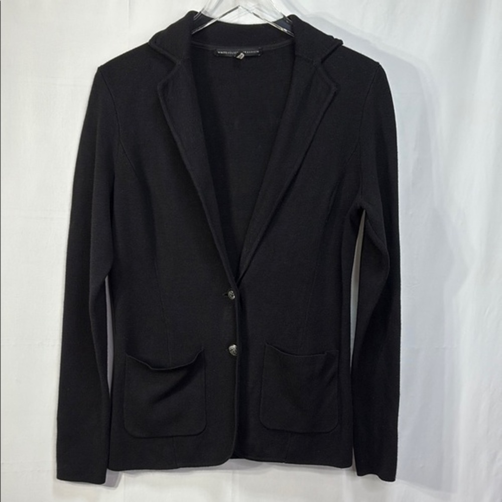 🦆White House Black Market Black knit Blazer with silver crested buttons